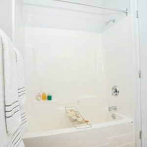 MB_402_ensuite-bath