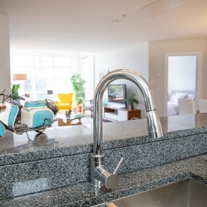 MB_402_kitchen_faucet