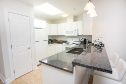 MB_402_kitchen_towards_cabinets