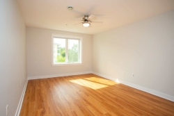 43-110-WG-main-bedroom-from-door