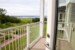 43-110-balcony-w-garden-basin-view