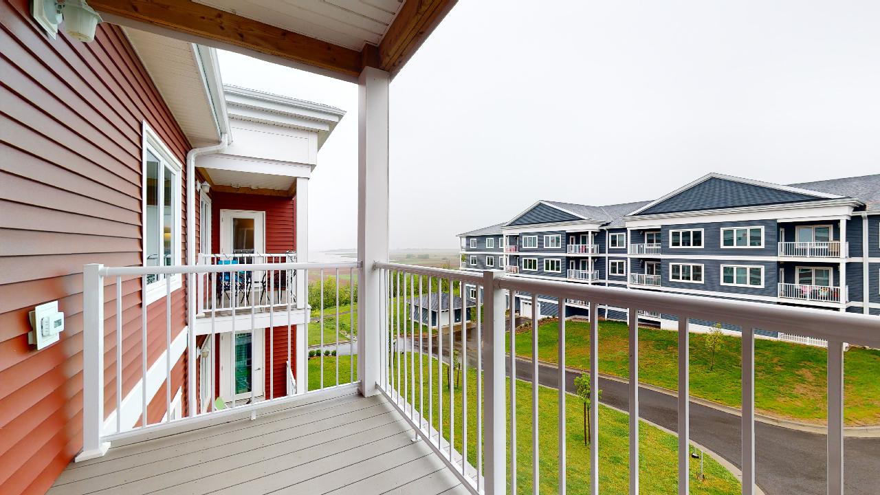 Woodman's Grove Wolfville top floor balcony